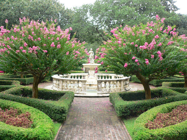 Elizabethan Gardens